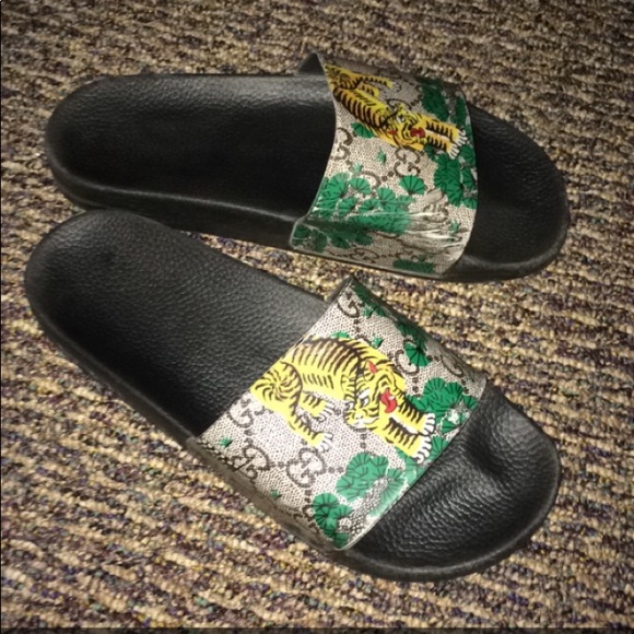 Gucci slides size 8.5 mens